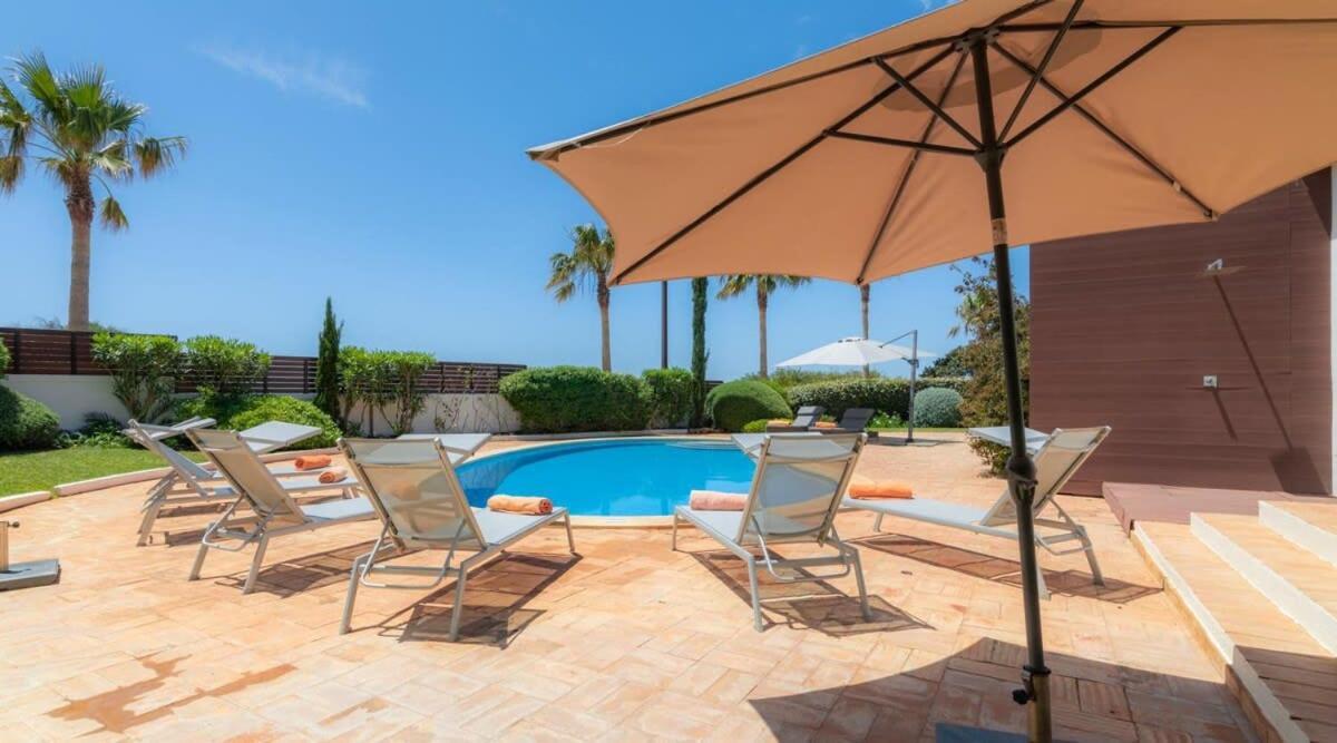 Villa Prado - Beautiful Beachfront Villa Albufeira Exterior foto